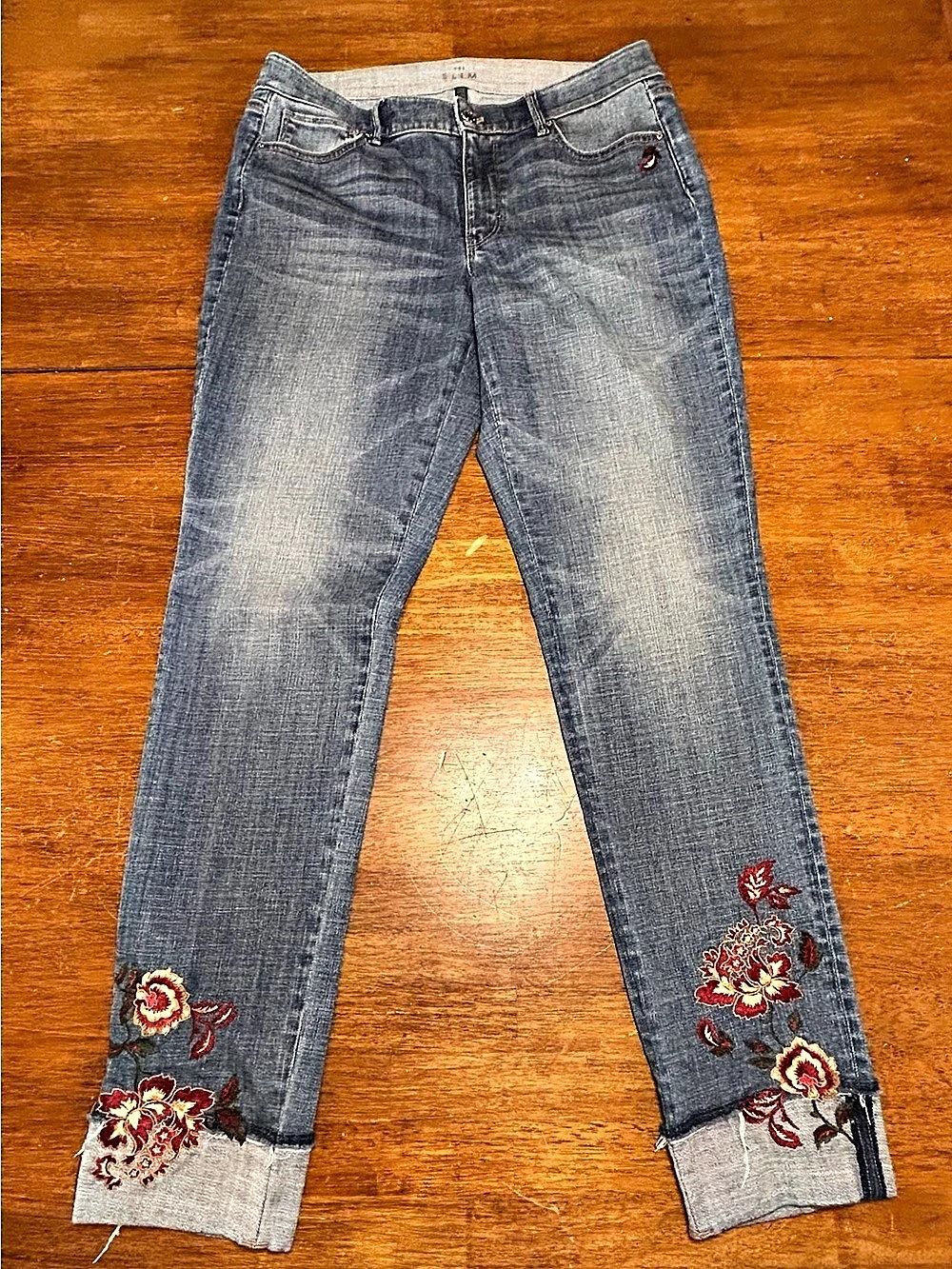 White House Floral Embroidered High-Rise Slim Ankle